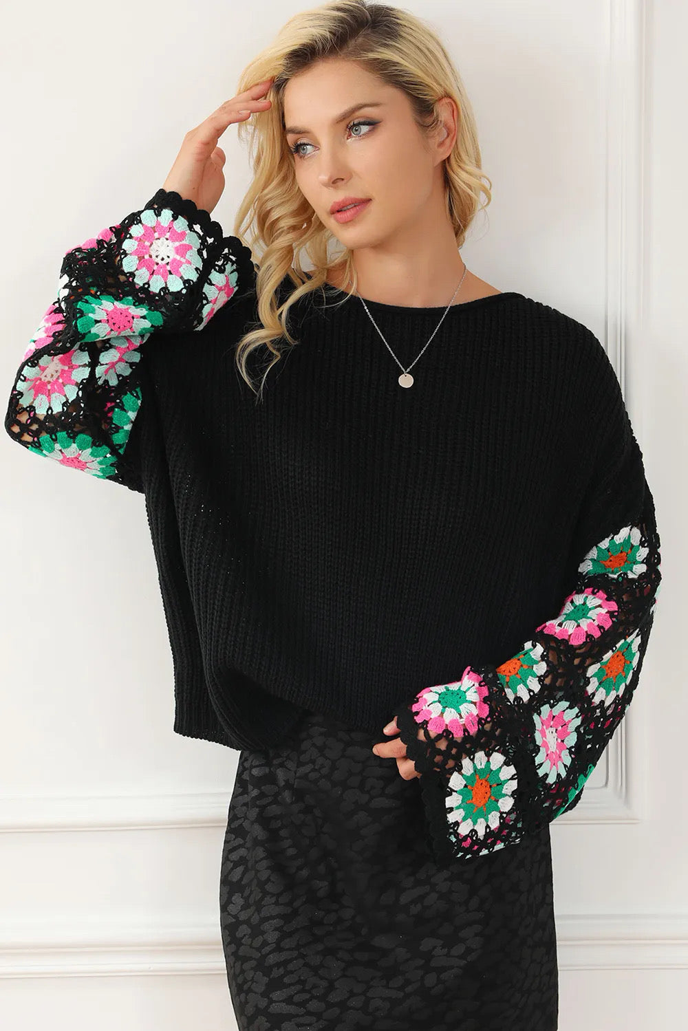 Black bell sleeve print